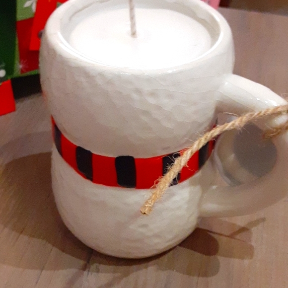 Handcrafted Toasted Marshmallow Martini Candle - Picture 2 of 5